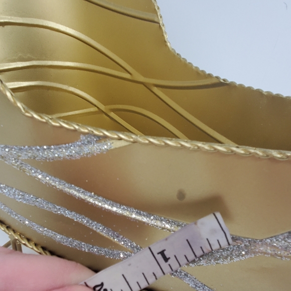 Gold Christmas Holiday Sleigh Decoration - Picture 3 of 12